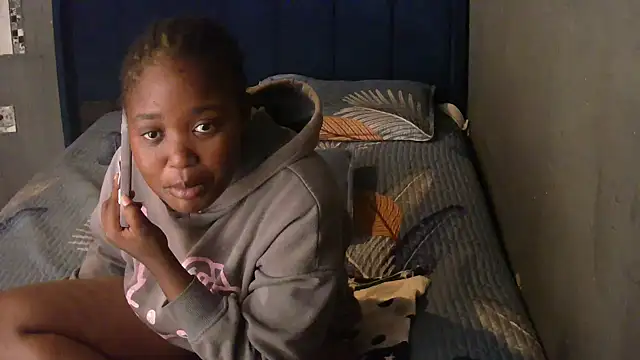 Snapshot of SexyShybarbie chatting on 11.28.25 SexyShybarbie online show from 11.28.25