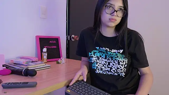 eva sin18 online show from 03.13.25