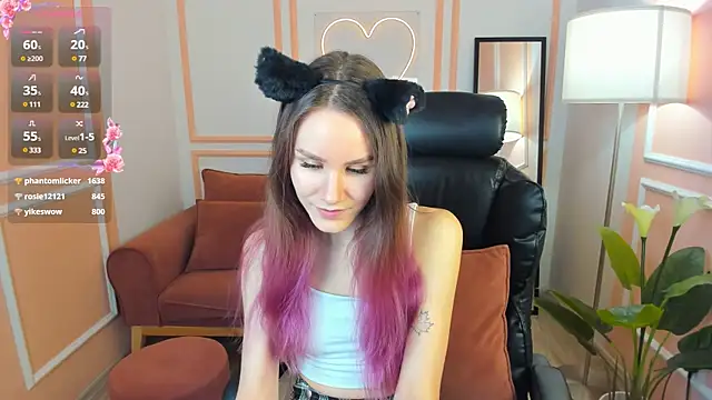 Snapshot of Clare__Florence chatting on 03.21.25 Clare Florence online show from 03.21.25