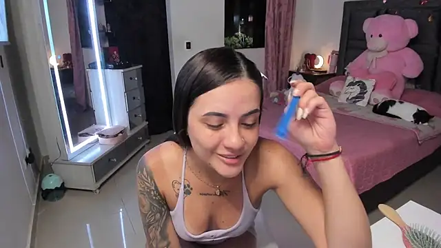 Paulet Johnson online show from 03.27.26