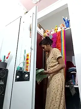 Hotty-Nidhi online show from 02.21.26