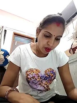 Snapshot of Hotty-Nidhi chatting on 04.03.26 Hotty-Nidhi online show from 04.03.26