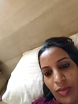 Hotty-Nidhi online show from 05.24.26