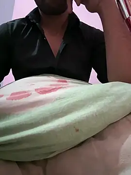 Snapshot of HARSHHU01 chatting on 03.10.25 HARSHHU01 online show from 03.10.25