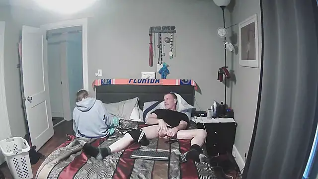 Snapshot of alickandstick chatting on 02.12.26 alickandstick online show from 02.12.26