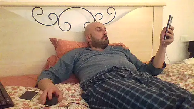 Snapshot of maxxxio12 chatting on 03.08.25 maxxxio12 online show from 03.08.25