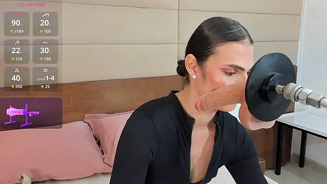 Snapshot of shantall_skinny chatting on 01.18.26 shantall skinny online show from 01.18.26