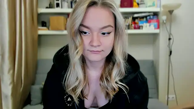 Kara Smith  online show from 11.05.25