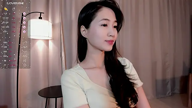 SeulBi online show from 11.17.25