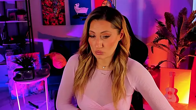 SarahAlluring online show from 02.06.26