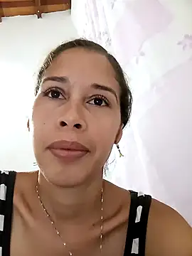 Snapshot of Sexi_girl29 chatting on 10.23.25 Sexi girl29 online show from 10.23.25