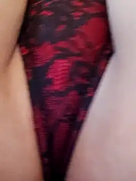 TiffiChantiT2 online show from 03.18.25