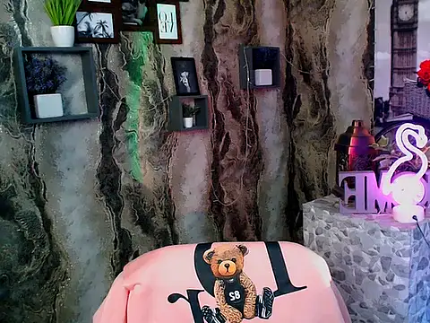 Snapshot of LanaTey chatting on 11.29.25 LanaTey online show from 11.29.25