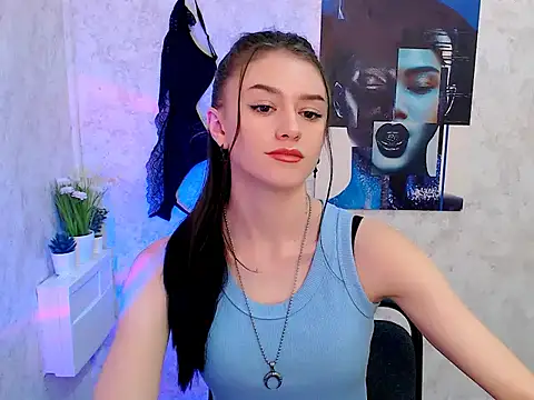 Snapshot of LanaTey chatting on 12.14.25 LanaTey online show from 12.14.25