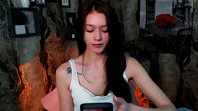 Snapshot of LanaTey chatting on 01.19.26 LanaTey online show from 01.19.26