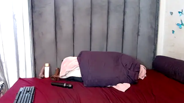 LustyDeziree1 online show from 11.17.25