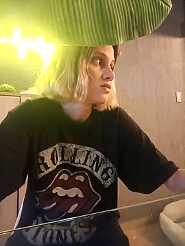 VictoriaLuxe online show from 09.08.25