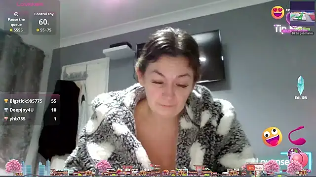 GoldenSquirter online show from 11.28.25