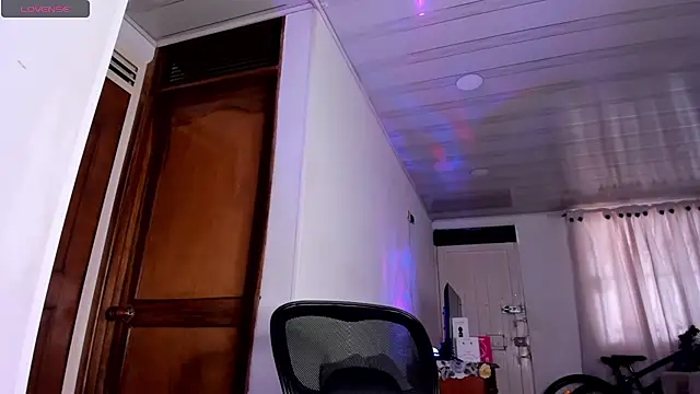 mia velvet1 online show from 07.15.26