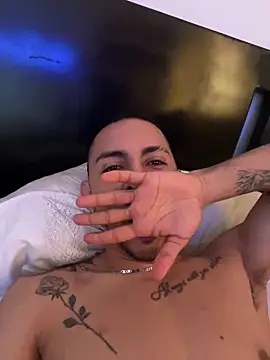 Snapshot of NicolasChest_xxx chatting on 03.15.25 NicolasChest xxx online show from 03.15.25