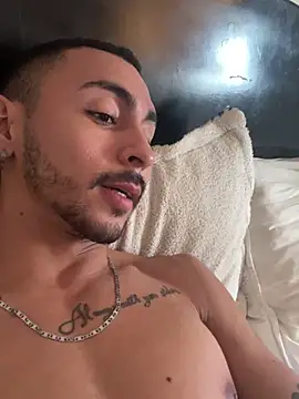 Snapshot of NicolasChest_xxx chatting on 03.17.25 NicolasChest xxx online show from 03.17.25