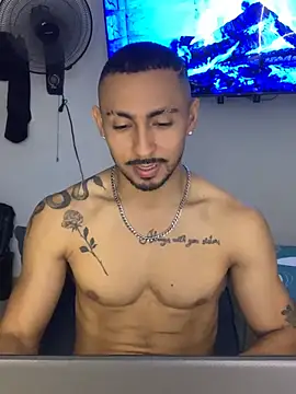 Snapshot of NicolasChest_xxx chatting on 07.04.26 NicolasChest xxx online show from 07.04.26