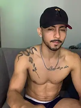 Snapshot of NicolasChest_xxx chatting on 07.10.26 NicolasChest xxx online show from 07.10.26