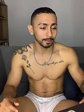 Snapshot of NicolasChest_xxx chatting on 07.11.26 NicolasChest xxx online show from 07.11.26