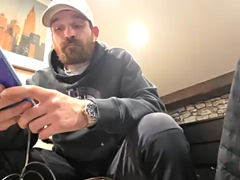 Snapshot of LKC94 chatting on 11.04.25 LKC94 online show from 11.04.25