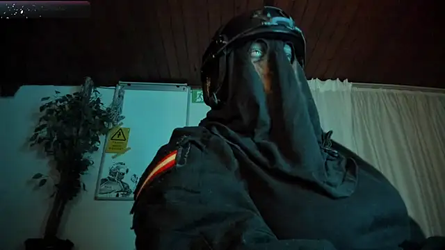 Snapshot of cos_operator chatting on 05.01.26 cos operator online show from 05.01.26