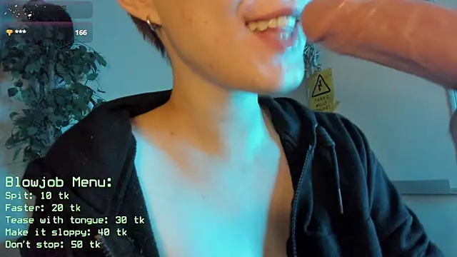Snapshot of cos_operator chatting on 05.13.26 cos operator online show from 05.13.26