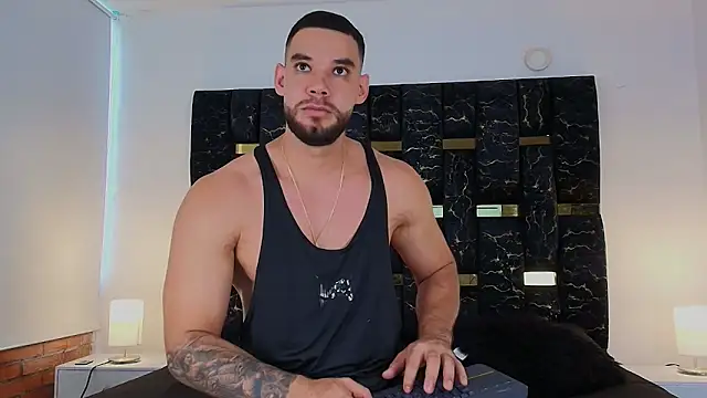 Snapshot of chris_blake__ chatting on 03.16.25 chris blake online show from 03.16.25