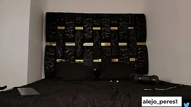 Snapshot of chris_blake__ chatting on 09.10.25 chris blake online show from 09.10.25