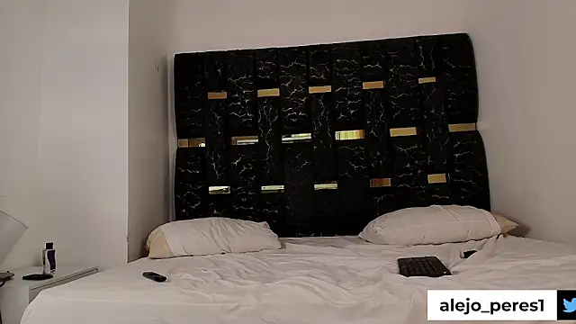 Snapshot of chris_blake__ chatting on 10.03.25 chris blake online show from 10.03.25