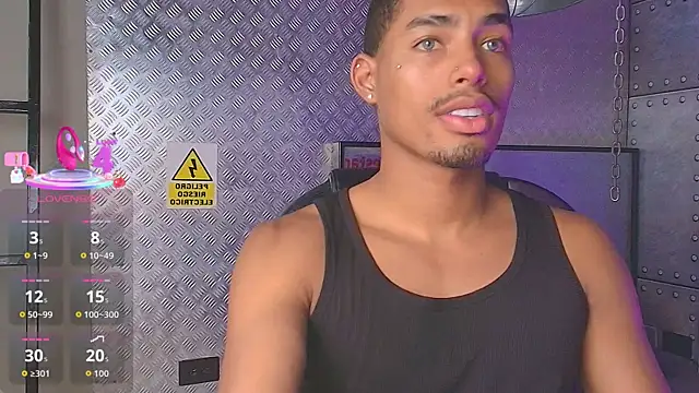 Snapshot of LiamByrne chatting on 12.05.25 LiamByrne online show from 12.05.25