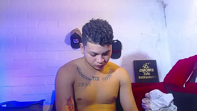 Snapshot of juan_montoyasex chatting on 03.17.25 juan montoyasex online show from 03.17.25