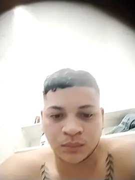 Snapshot of juan_montoyasex chatting on 03.22.25 juan montoyasex online show from 03.22.25