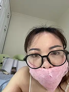 Snapshot of aa520uv chatting on 05.22.26 aa520uv online show from 05.22.26