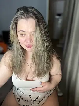 Snapshot of crazy_ladya chatting on 03.19.25 crazy ladya online show from 03.19.25