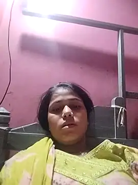 Snapshot of Ayeshaji chatting on 11.18.25 Ayeshaji online show from 11.18.25