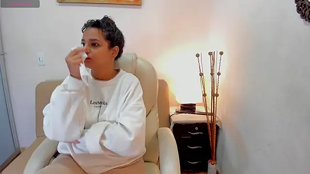 Snapshot of miranda_torres chatting on 03.22.25 miranda torres online show from 03.22.25