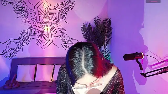 Emmi Roberts online show from 06.23.26