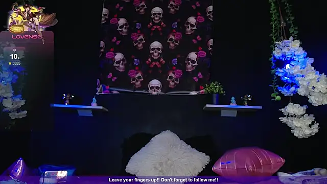 Snapshot of Hairydoll_ chatting on 11.19.25 Hairydoll online show from 11.19.25