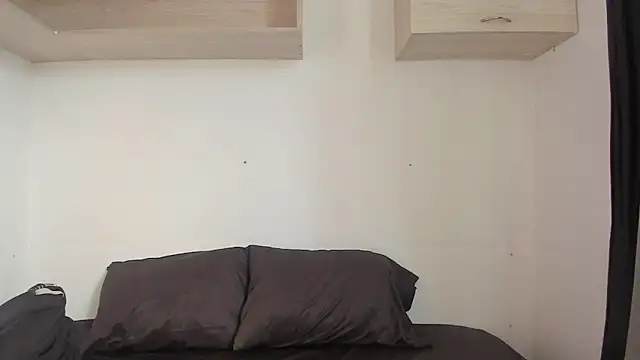 Hanna Evans   online show from 06.11.26