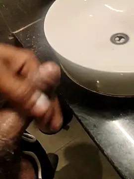 Snapshot of JAZZYS8 chatting on 03.22.25 JAZZYS8 online show from 03.22.25