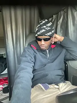 Sir-Tucker online show from 11.20.25