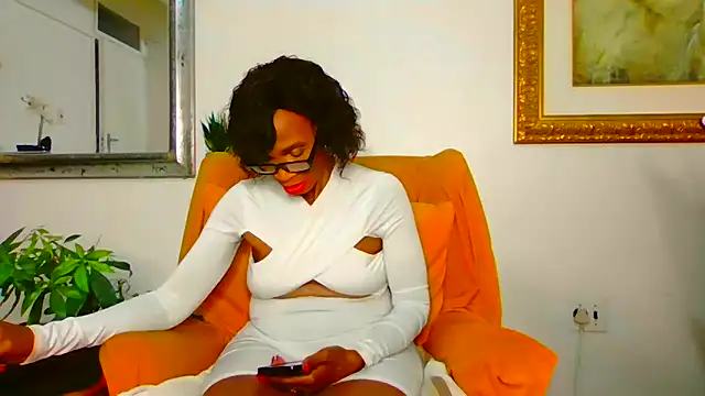 ModelZoee online show from 04.24.26