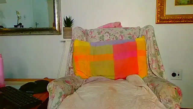 ModelZoee online show from 05.10.26