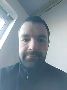 Snapshot of MaksDzubaV chatting on 03.20.25 MaksDzubaV online show from 03.20.25