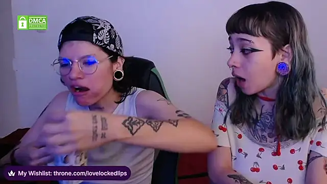 Snapshot of lovelockedlips chatting on 04.19.26 lovelockedlips online show from 04.19.26